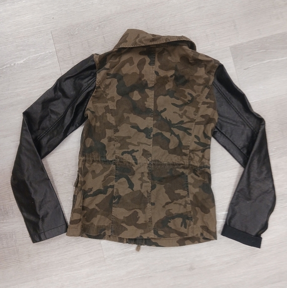 Paris Blues Camouflage Jacket with Leather  Sleeves. Size M - Picture 3 of 4